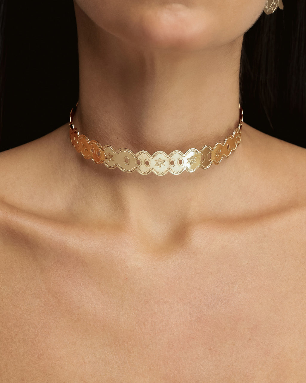 Chocker Dourado