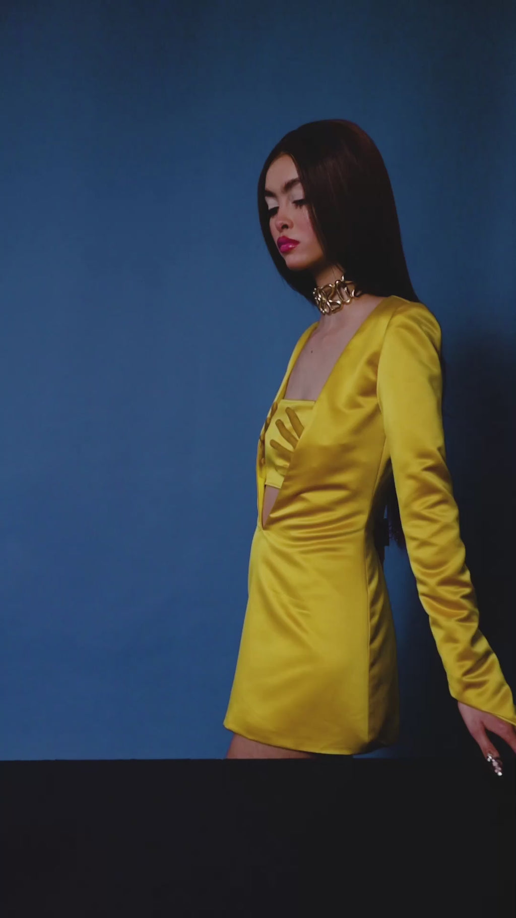 Top Amarelo Mãos